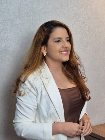 Carla Leite, advogada associada